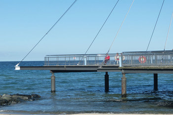 Sonneiger Tag auf der Seebücke Hohwacht &copy; Kirsten Willert