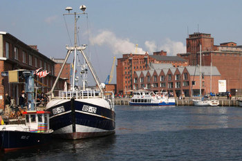 Der alte Hafen in Wismar &copy; 