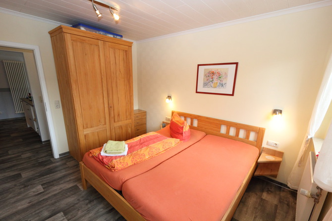Ferienwohnung in K&uuml;hlungsborn - Ferienhaus zum Strand - Kopfteile verstellbar