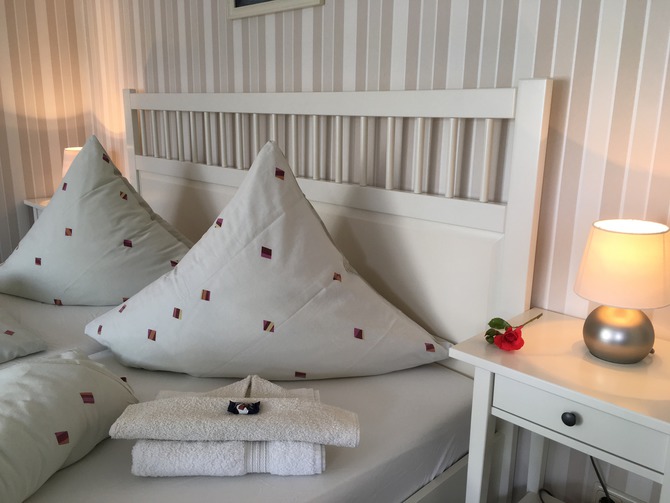 Ferienwohnung in K&auml;gsdorf - Meerblick - Beispiel Schlafzimmer 1, mit 1 Ehebett