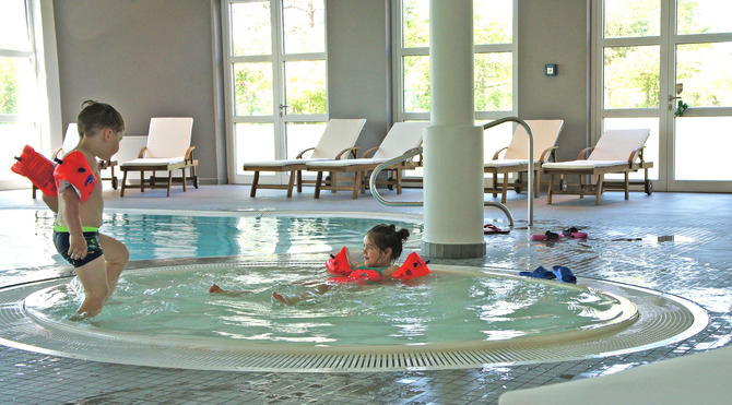 Ferienwohnung in Dranske - Feriendorf am Bakenberg 3 - Hallenbad mit Kinderbecken