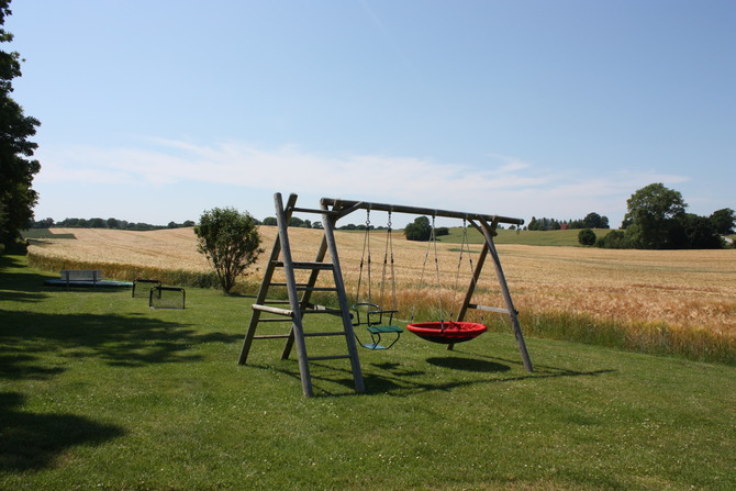 Ferienwohnung in Rettin - Ferienhof Hansen Strandhafer - KInder, hier ist viel Platz f&uuml;r euch!