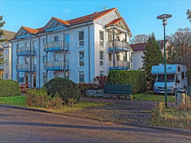Ferienwohnung in Graal-M&uuml;ritz - Steinh&ouml;fel - Ansicht Hauptstrasse