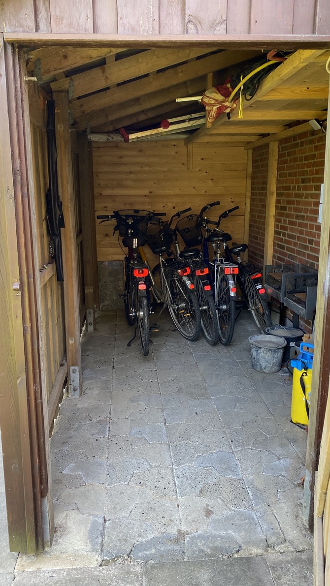 Ferienwohnung in Sch&ouml;nhagen - Prigge - f&uuml;r mitgebrachte Fahrr&auml;der ist der Schuppen da