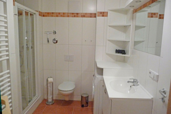 Ferienwohnung in Gro&szlig;enbrode - Haus Meerblick Whg. 3 - Bad mit Dusche u Waschmaschine