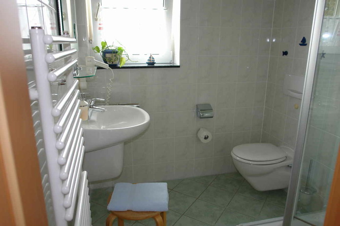 Appartement in Ostseebad Heringsdorf - Sch&ouml;n App. EG - Bad mit DU-WC