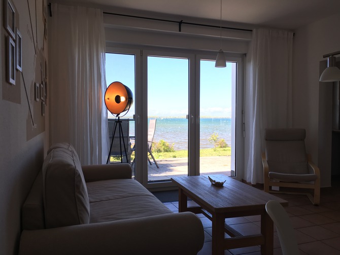 Ferienwohnung in Pepelow - Am Salzhaff - Blick von der Couch &uuml;ber das Wasser
