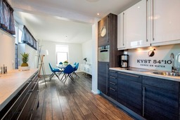 KYST 54&deg;10 Floating Home 2