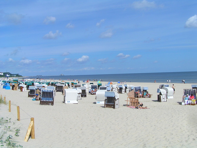 Ferienhaus in Ostseebad Heringsdorf - Kleines M&ouml;wennest - Ostseestrand im Sommer