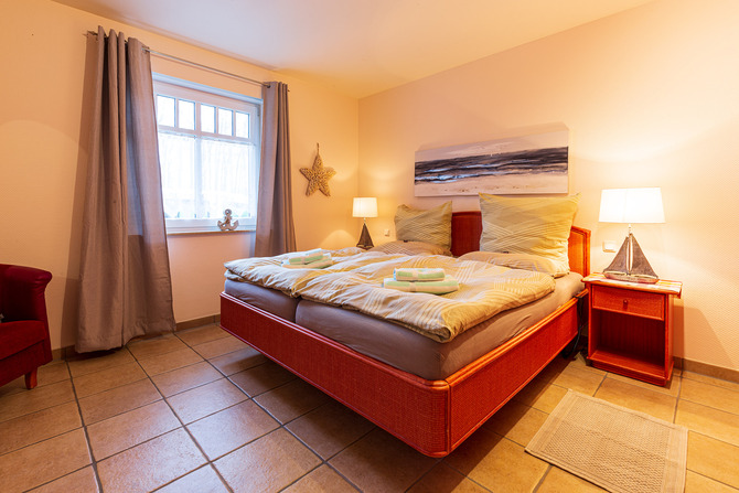Ferienwohnung in Ostseeheilbad Zingst - Whg G Ihr UrlaubsZuhause - Schlafzimmer mit Doppelbett