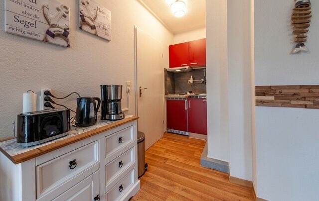 Ferienwohnung in Lobbe - Ferienwohnung 30 - Strandhaus M&ouml;nchgut - Endloser Sandstrand und das weite Meer - Bild 3