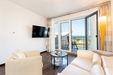 Ferienwohnung in B&ouml;rgerende - Appartement 5 - Traumblick - Wohnzimmer mit Ostseeblick