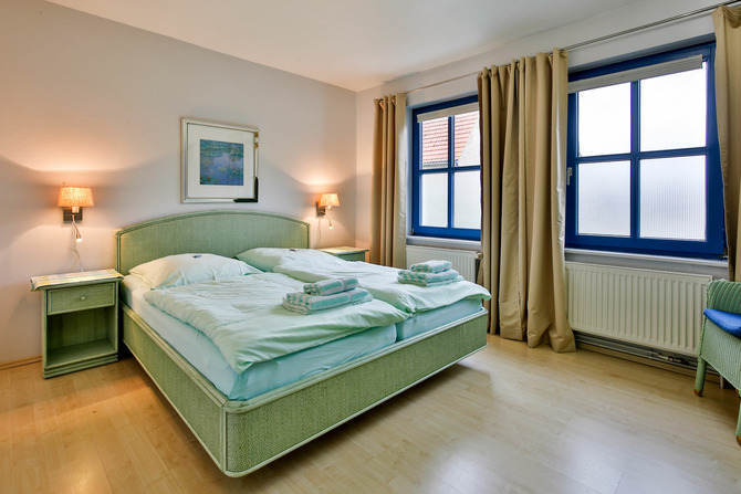 Ferienwohnung in Ostseeheilbad Zingst - Whg A, Ihr UrlaubsZuhause - Schlafzimmer mit Doppelbett