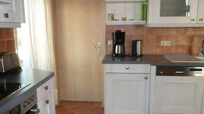 Ferienwohnung in Sassnitz - ROMANTIK 2 Balkone / Meerblick - Einbauk&uuml;che mit Backoffen, Geschirrsp&uuml;ler