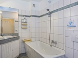 Ferienwohnung in Loddin - Aquarius Ferienwohnungen - bsp Bad mit Badewanne