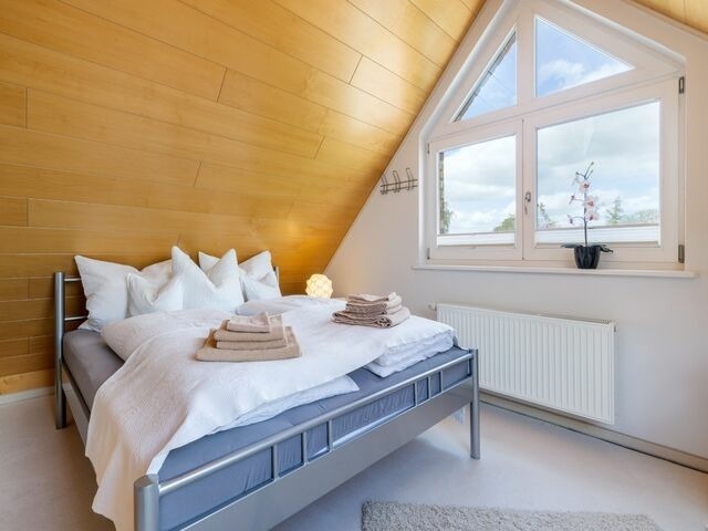 Ferienwohnung in Garz - Ferienwohnung - R&uuml;genbrise mit Seeblick mit 3 B&auml;dern, Steg und Paddelboot - alle inklusive - Bild 14
