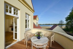 R&uuml;gen Ferienwohnung 7 am Wasser Gut Grubnow mit Balkon WLAN und Sauna