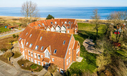 Terrassen-Fewo Seaside am Ostseestrand inkl. Schwimmbad und Strandkorb